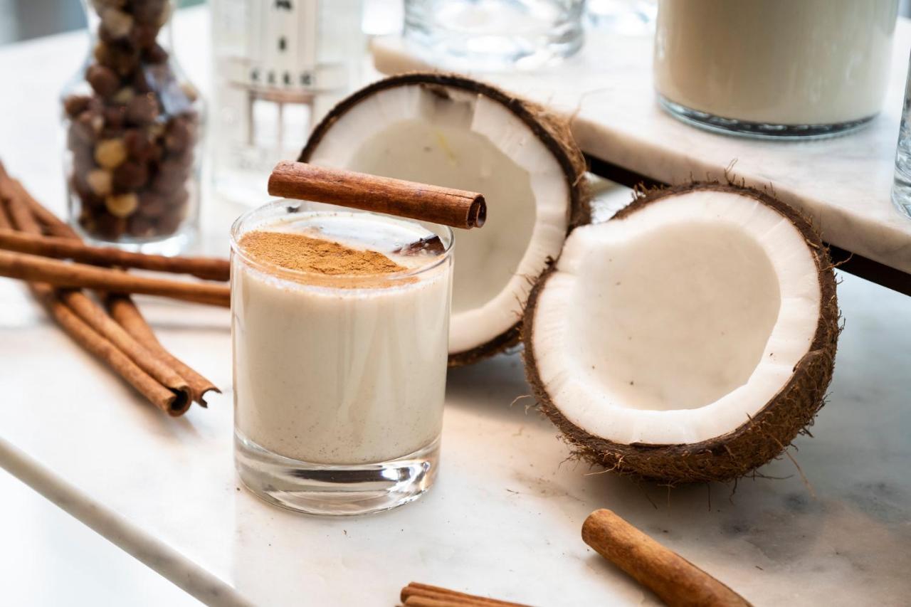 Kimpton Epic Hotel By Ihg Miami Zewnętrze zdjęcie Coconut milk